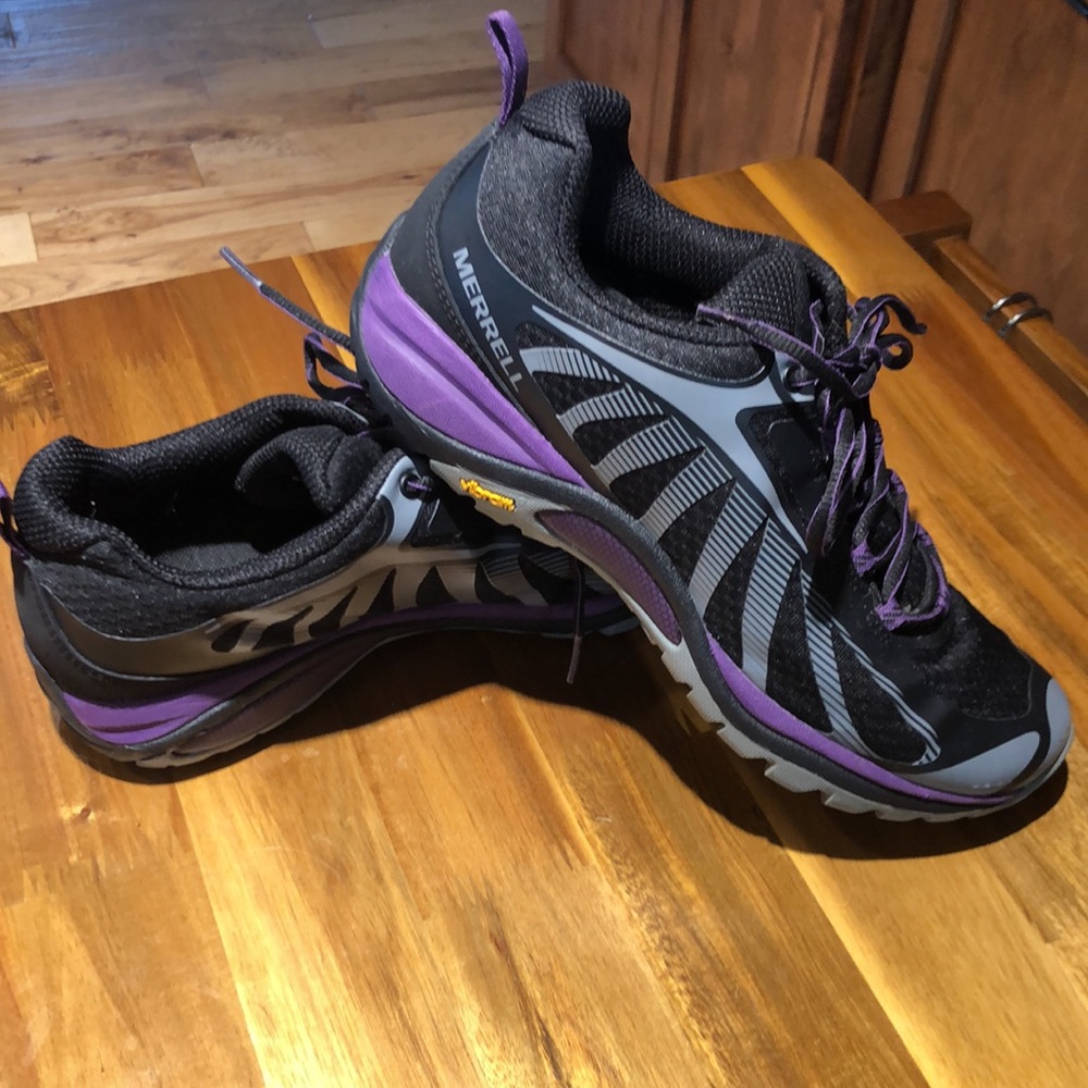 Merrell Women’s Siren Edge 3. Size 8.5